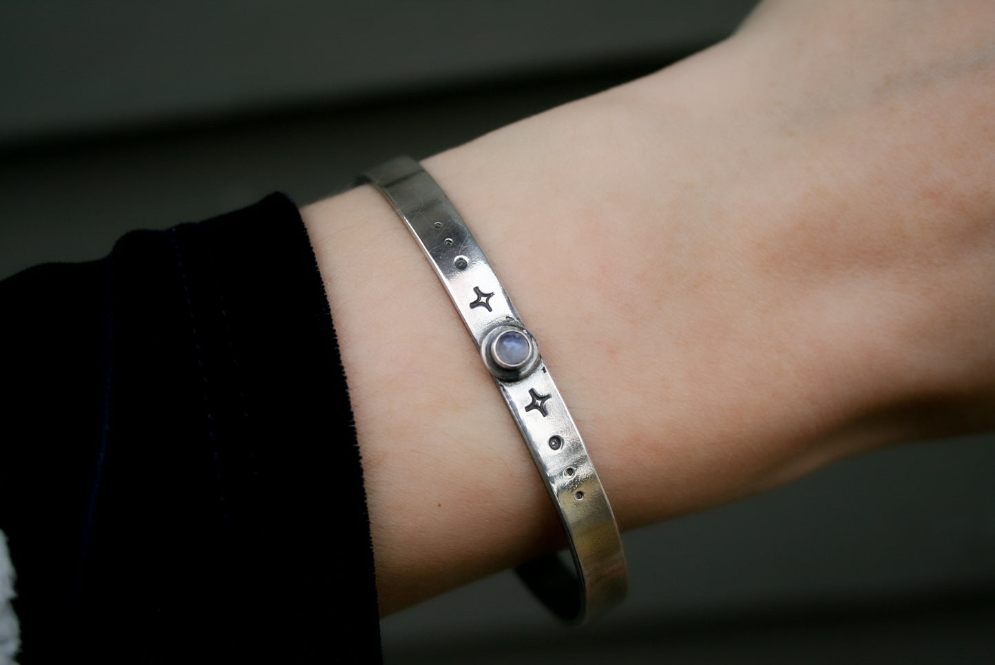 Size M/L | Moonstone Cuff