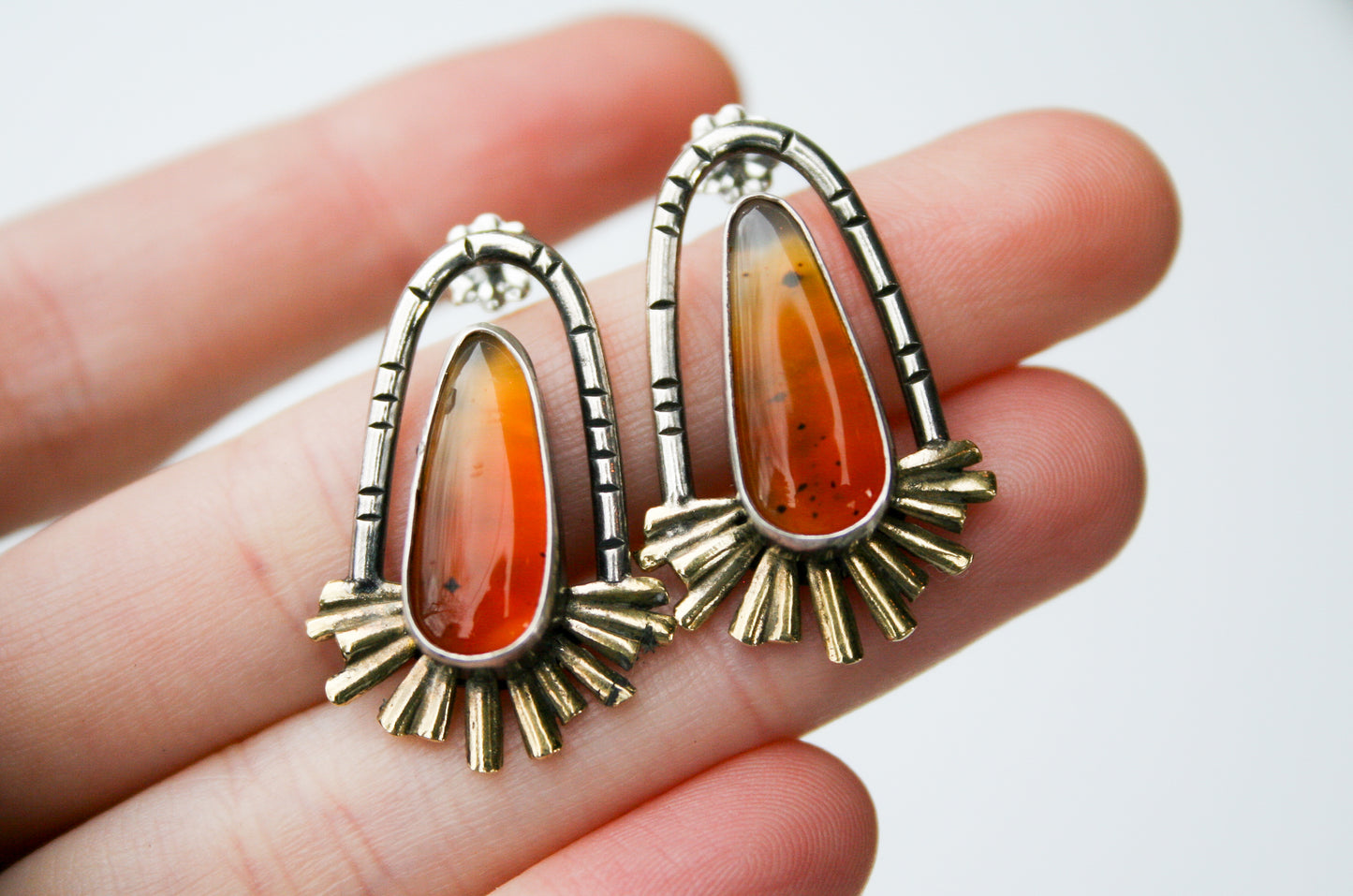 MT Agate Sunburst Posts