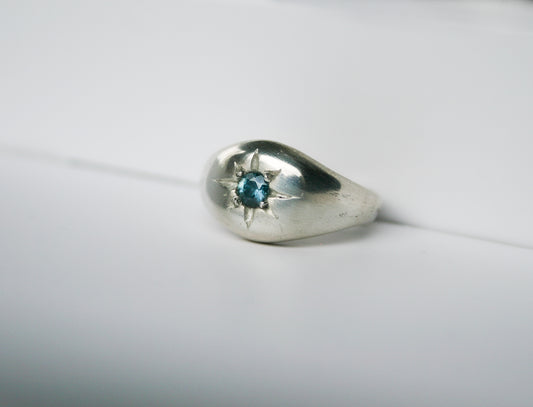 Size 5 | Chunky Signet, Montana Sapphire