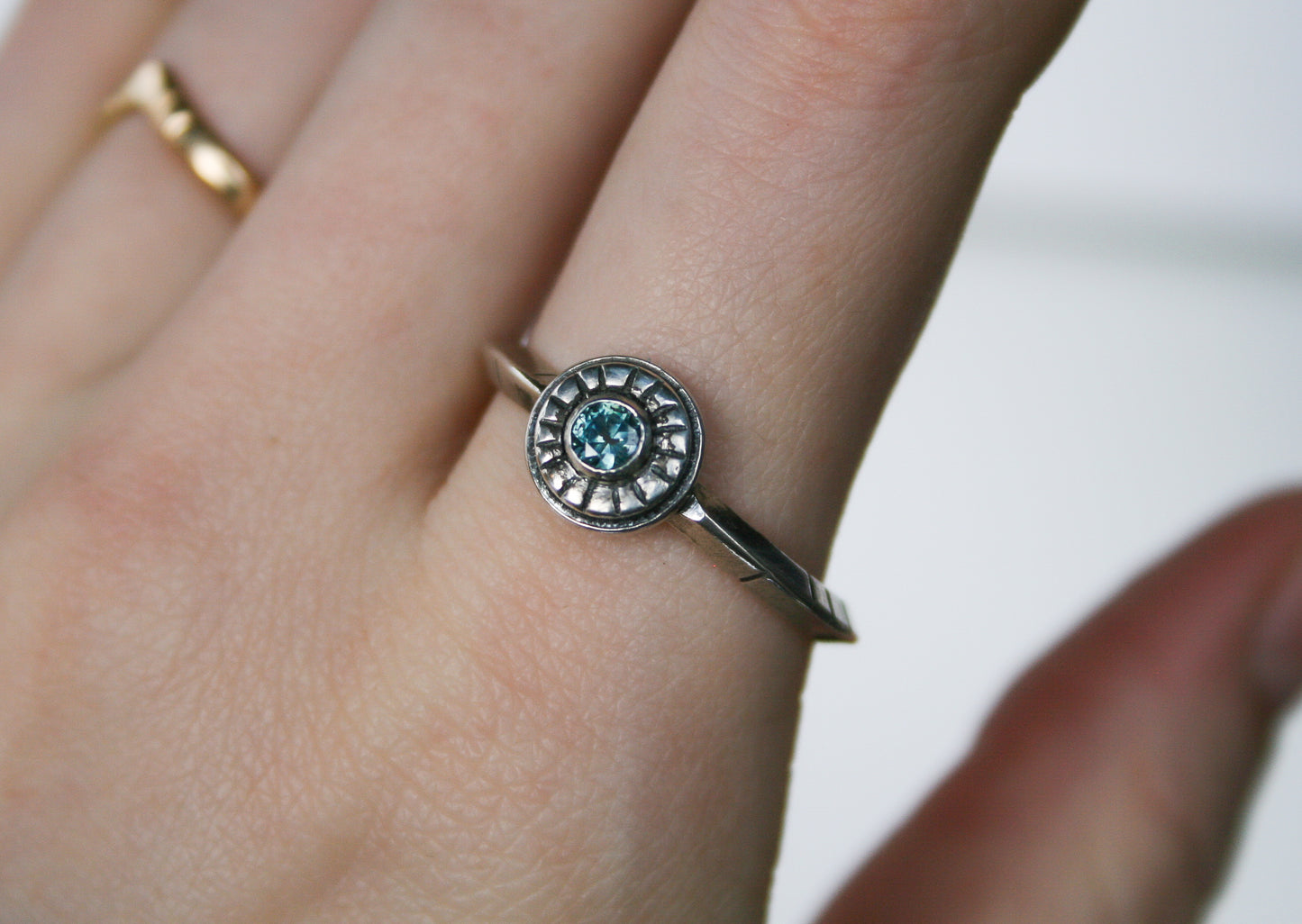 Size 12 | Triangle Band MT Sapphire Ring