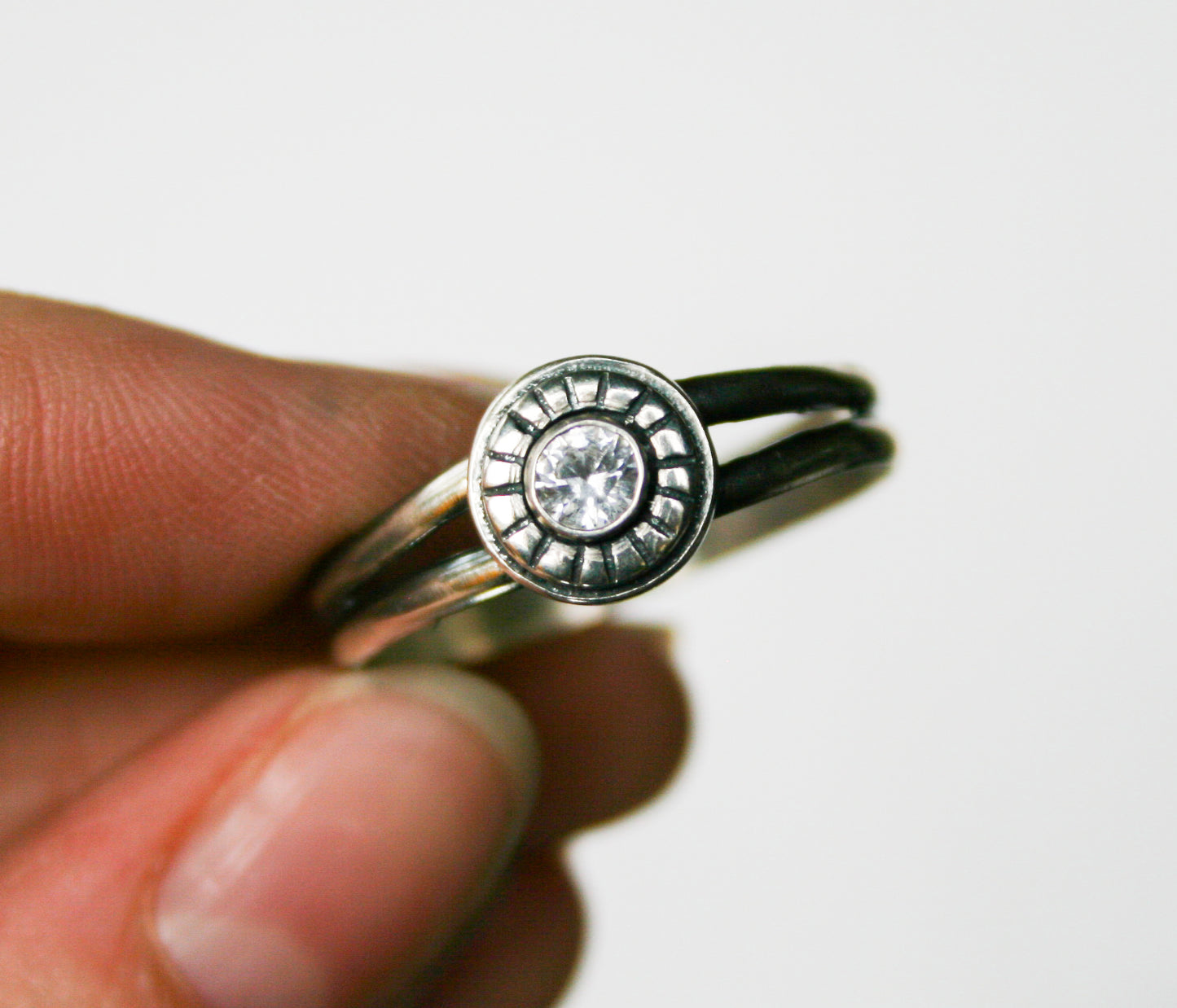 Size 13 | Split Band, White Sapphire Ring