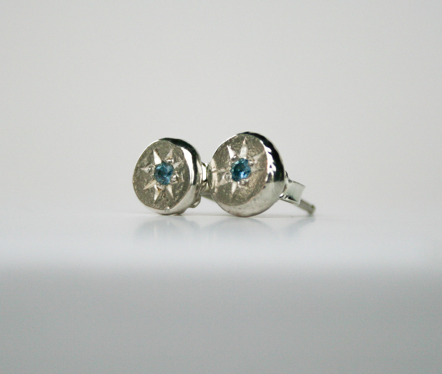 Flush Set MT Sapphire Studs