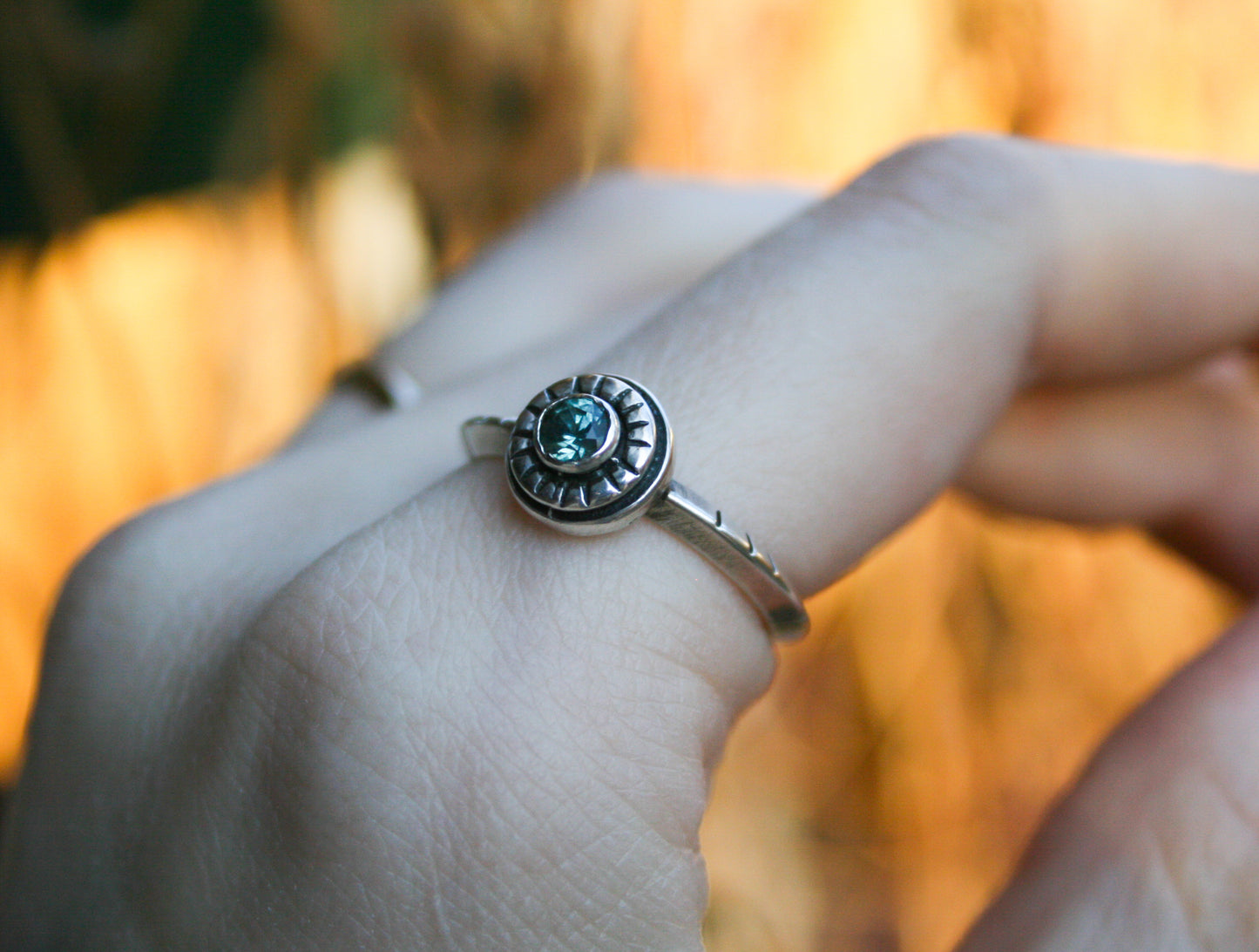 Size 9 | Triangle Band MT Sapphire Ring