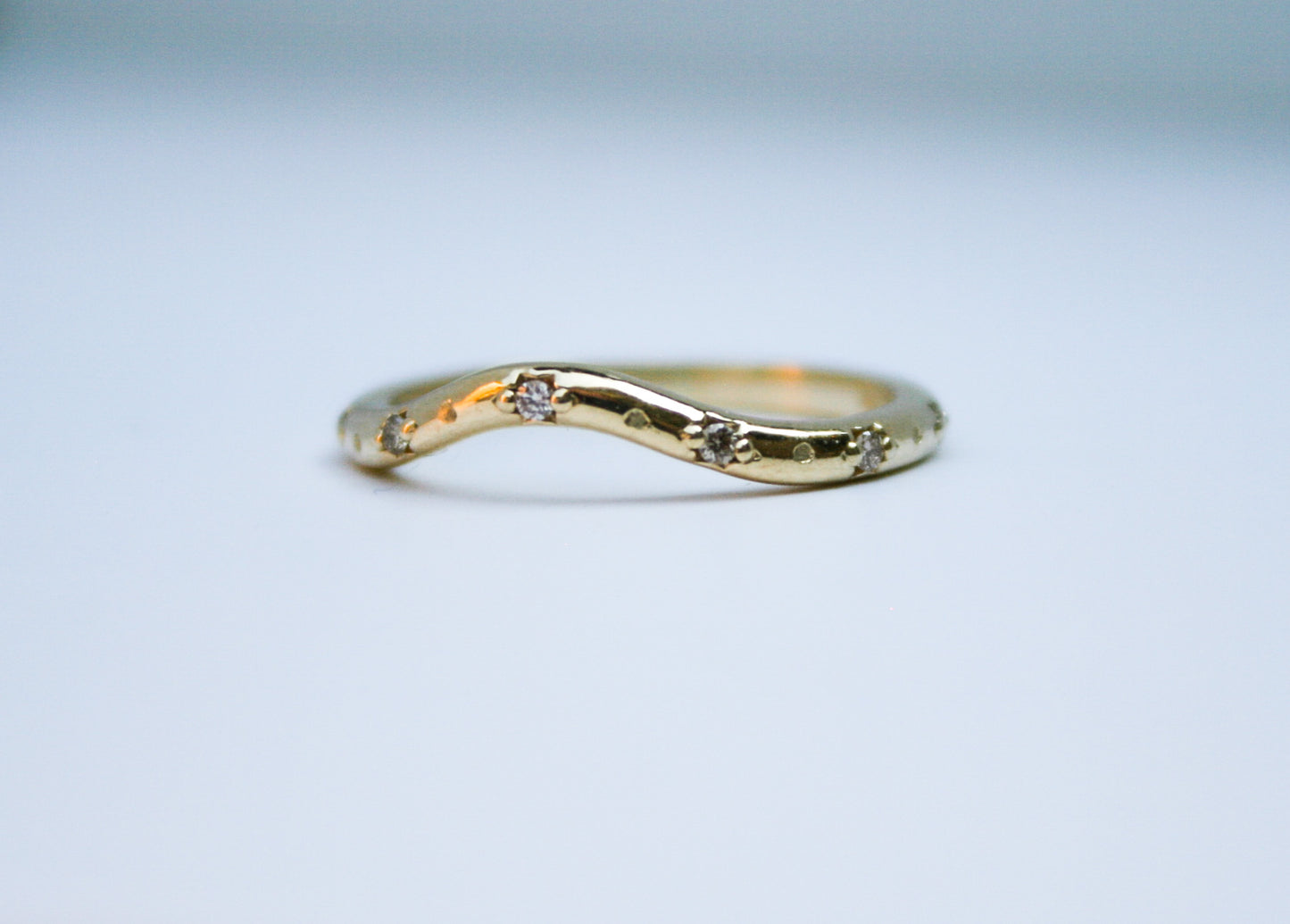 "Safekept" Contour Band | Gold