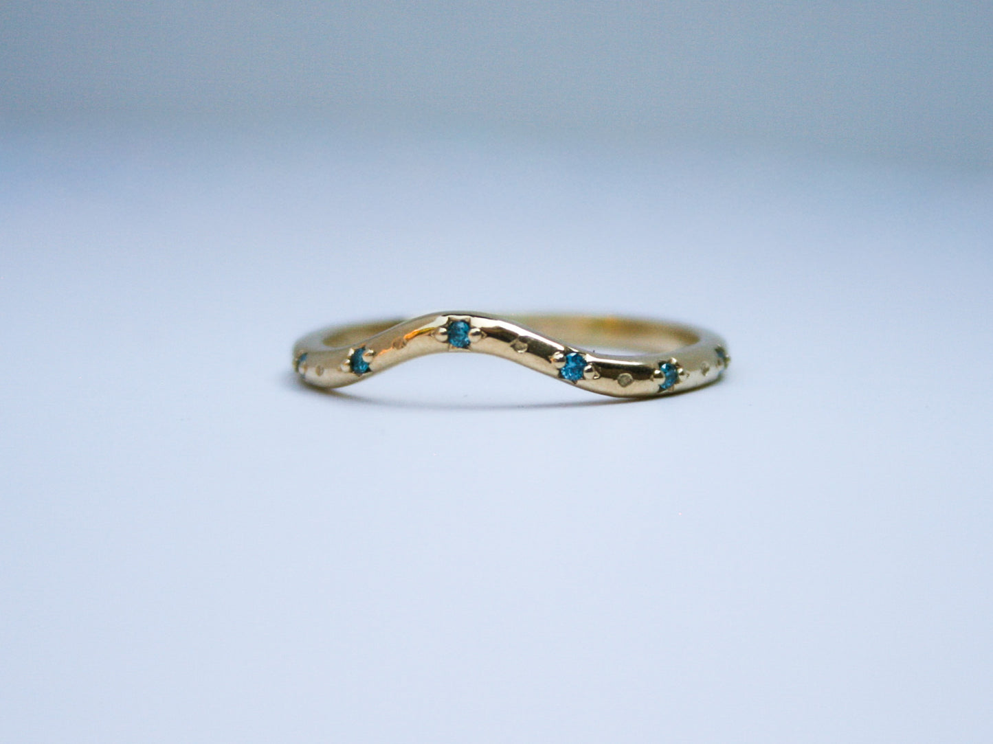 "Safekept" Contour Band | Gold