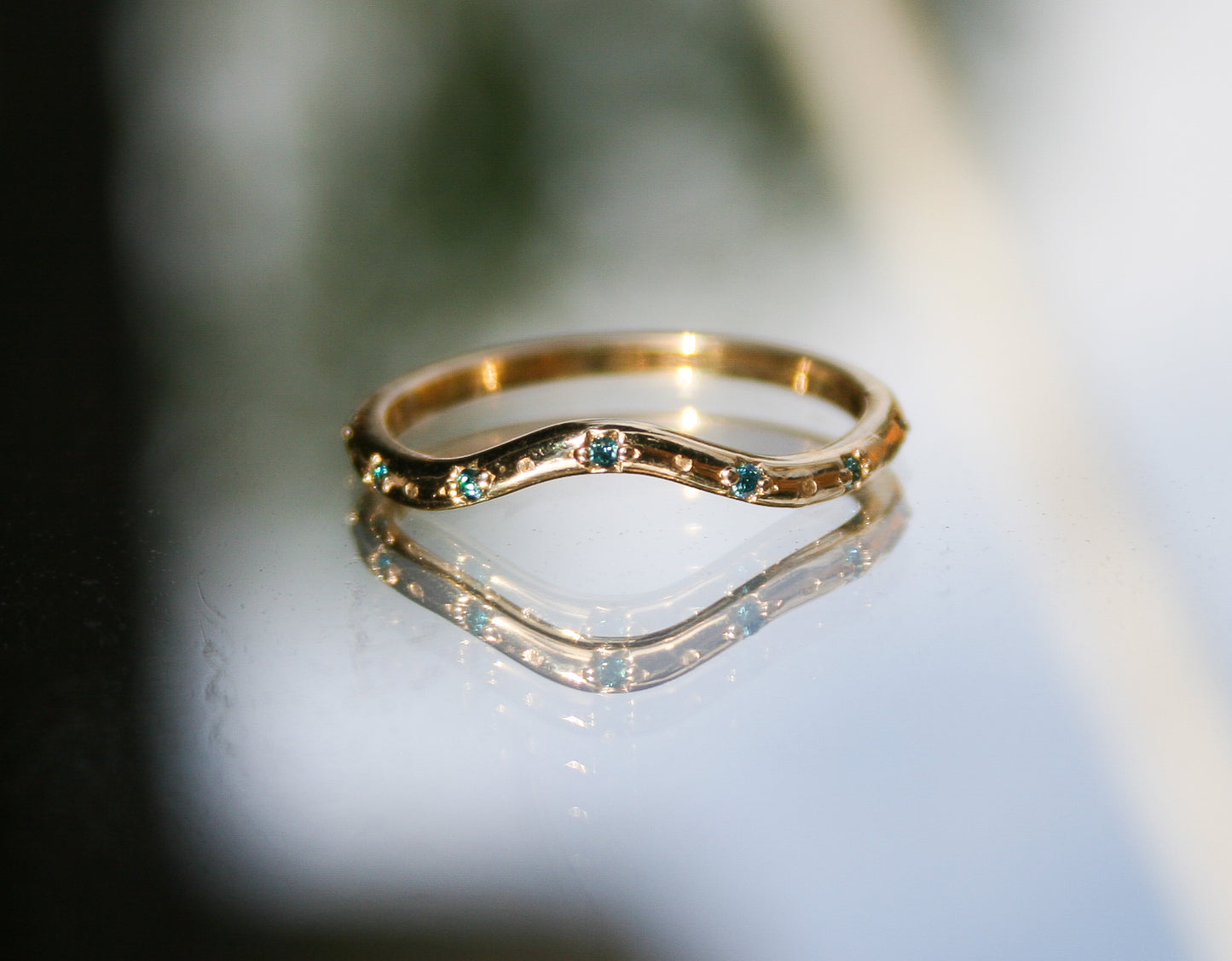"Safekept" Contour Band | Gold