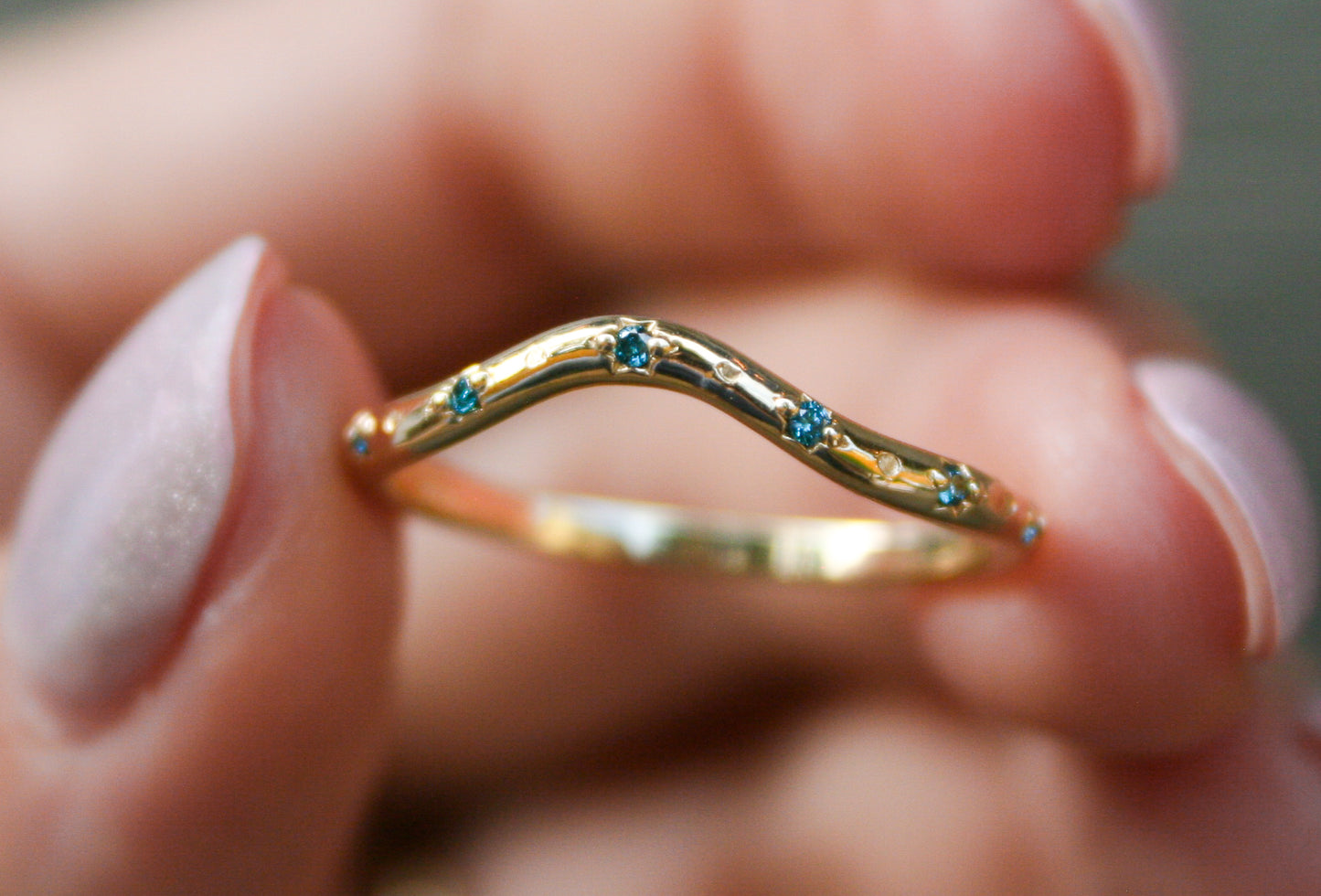 "Safekept" Contour Band | Gold