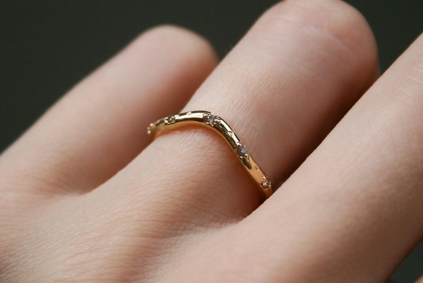 "Safekept" Contour Band | Gold