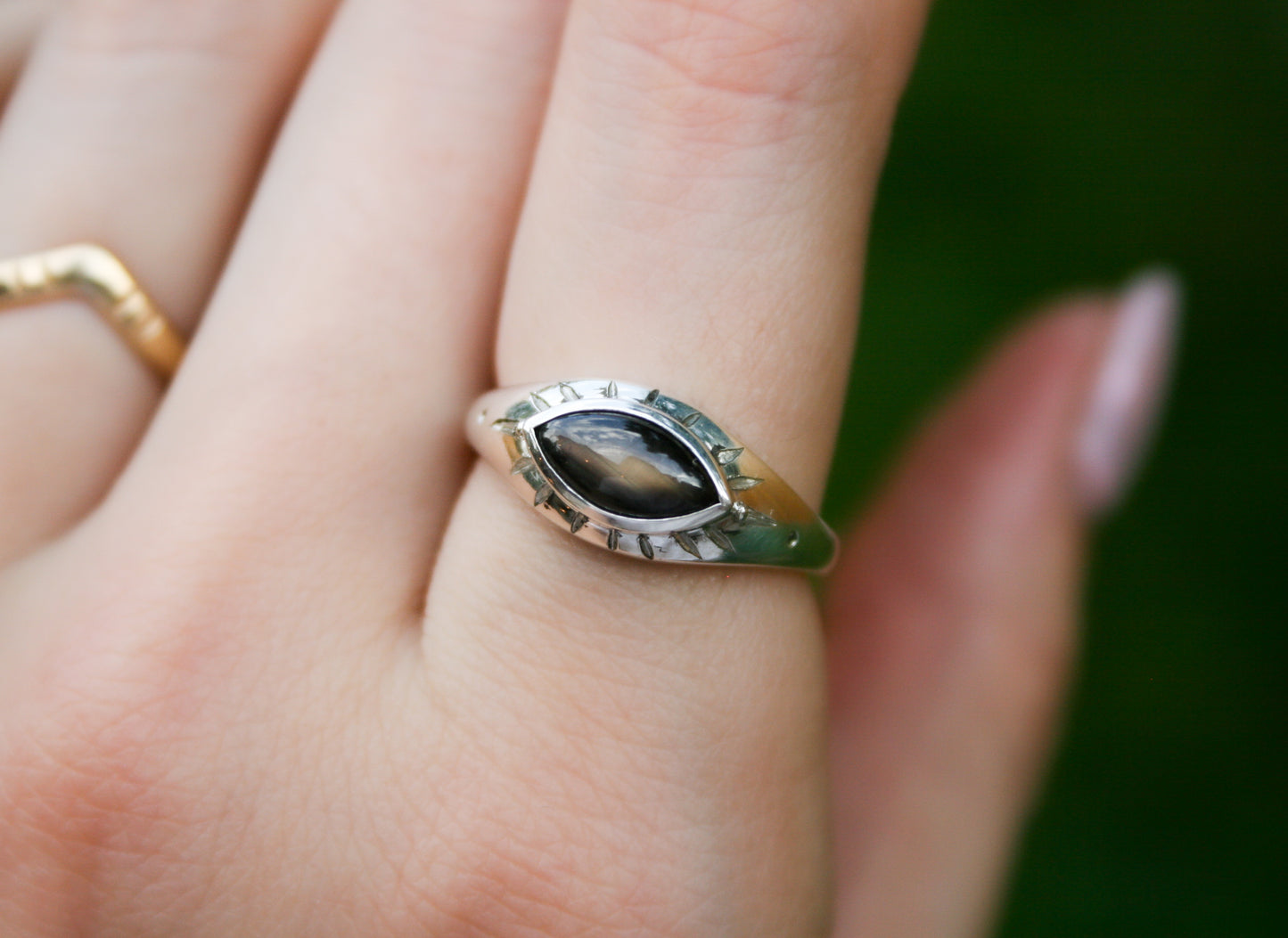 "I am Divine" Signet
