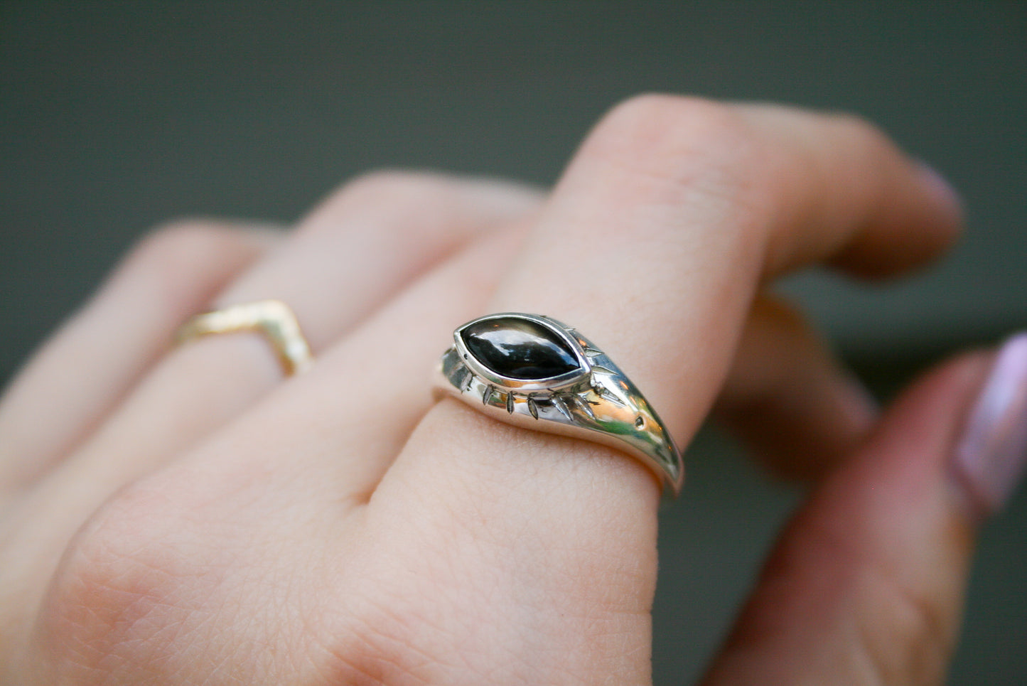 "I am Divine" Signet