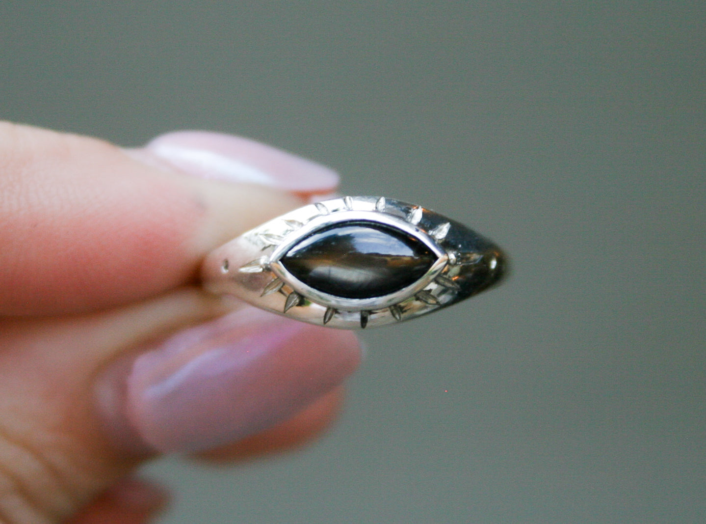 "I am Divine" Signet