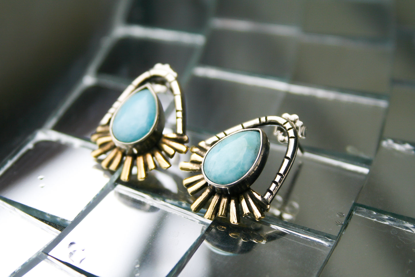 Larimar Sunburst Posts